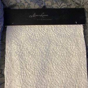 Marlo Lorenz 14”x72” white knitted w/ sequins table runner new with tags
